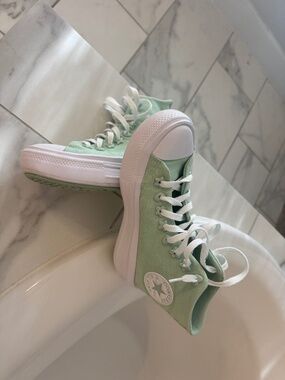 Women’s converse move high tops